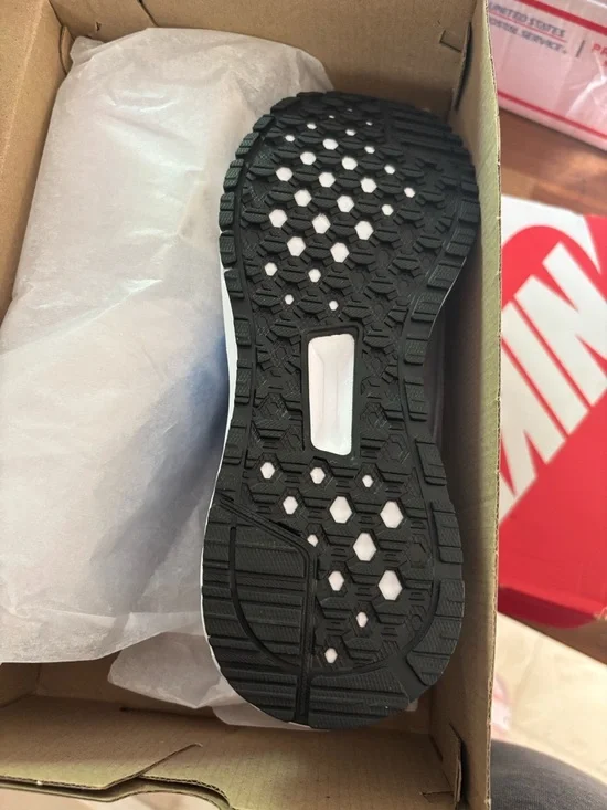 adidas Ultimashow Sneakers in White & Light Blue - Picture 5 of 5